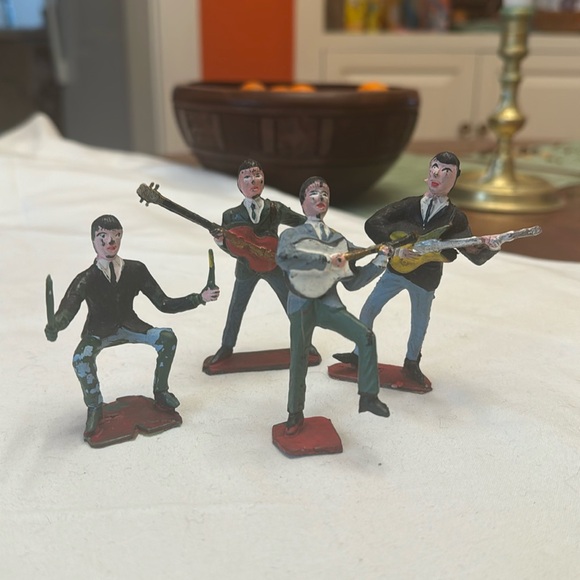 THE BEATLES CAKE DECORATION-VINTAGE. John, Paul, George & Ringo C-1960’s - Picture 1 of 10